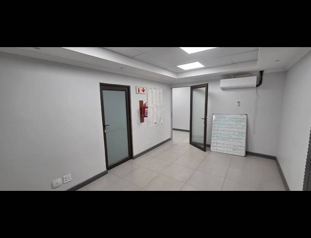 173M² OFFICE TO LET IN SONHEUWEL